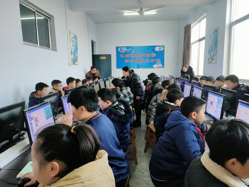2021年全球无反激光无人驾驶叉车行业调研及趋势分析报告